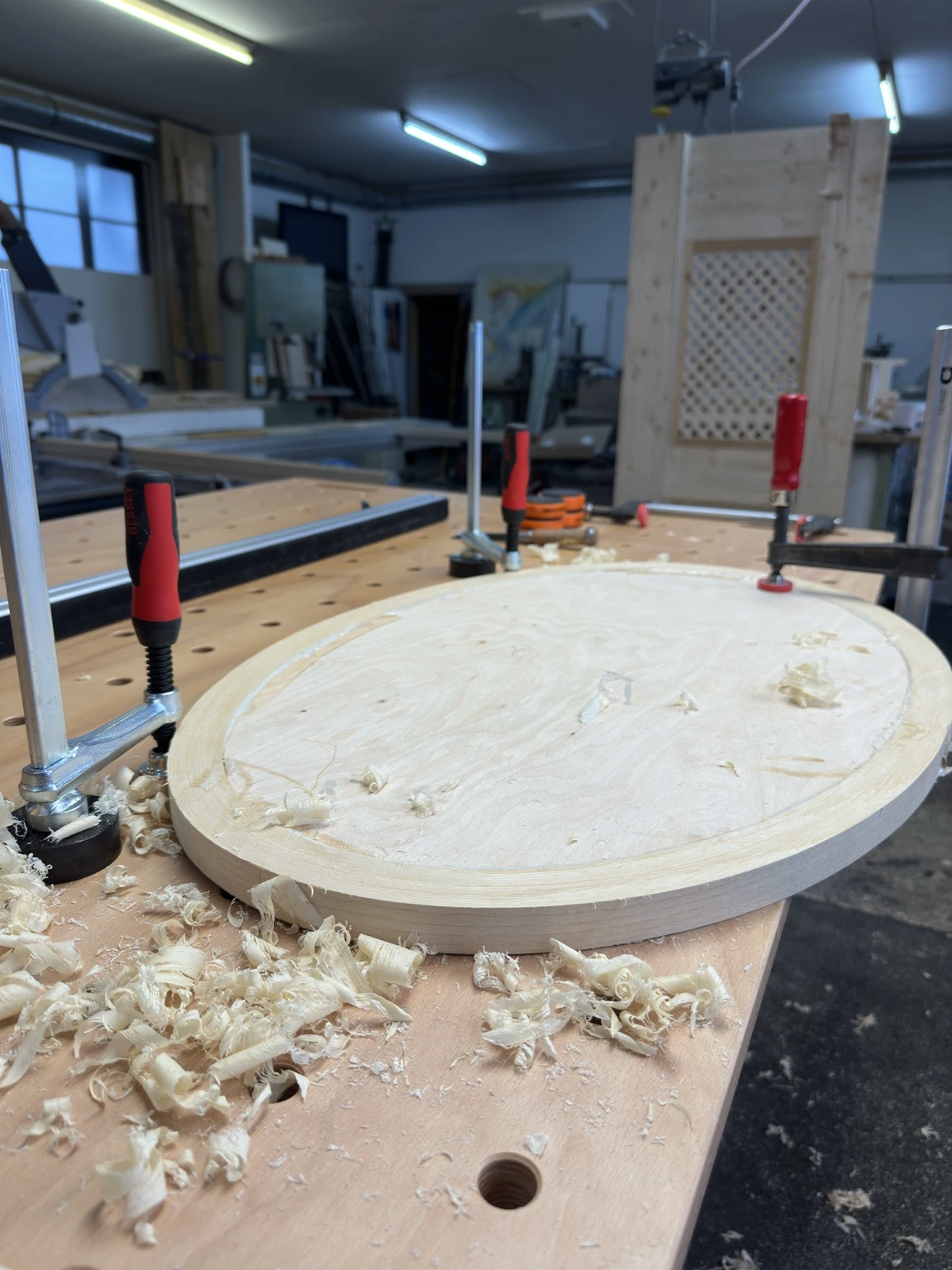 In Arbeit: Runde Form auf der Werkbank